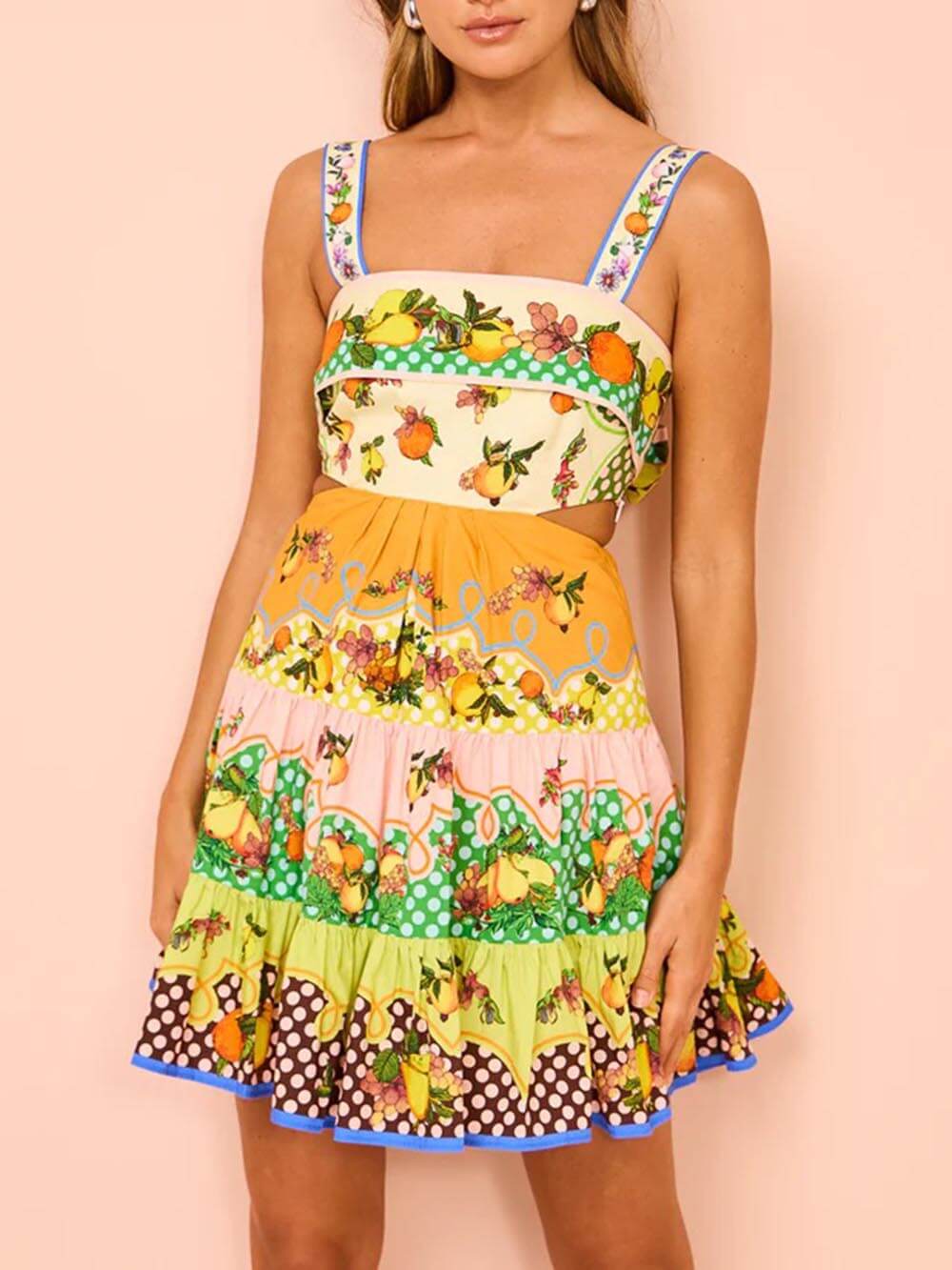 Vestido mini de verão multicolorido com limões e bainha plissada