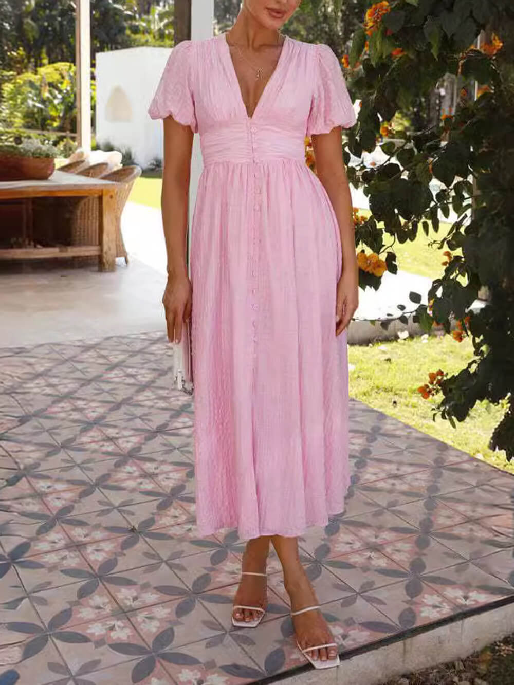 Vestido comprido oversized com mangas de balão e decote em V