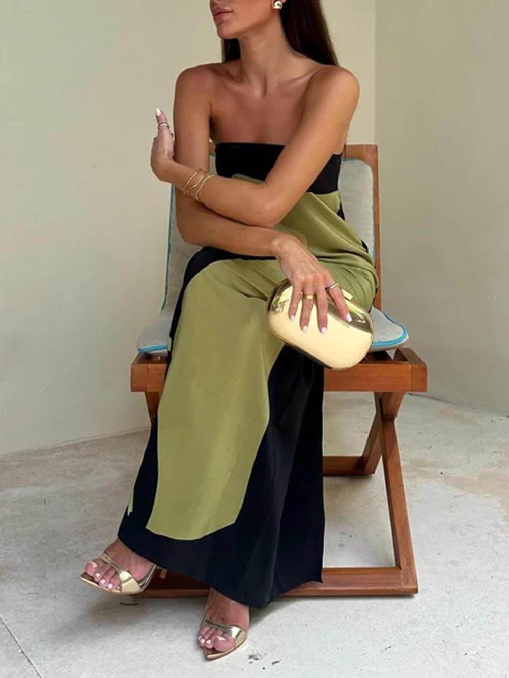 Abito lungo alla moda, senza maniche, con spalle scoperte e stampa a contrasto