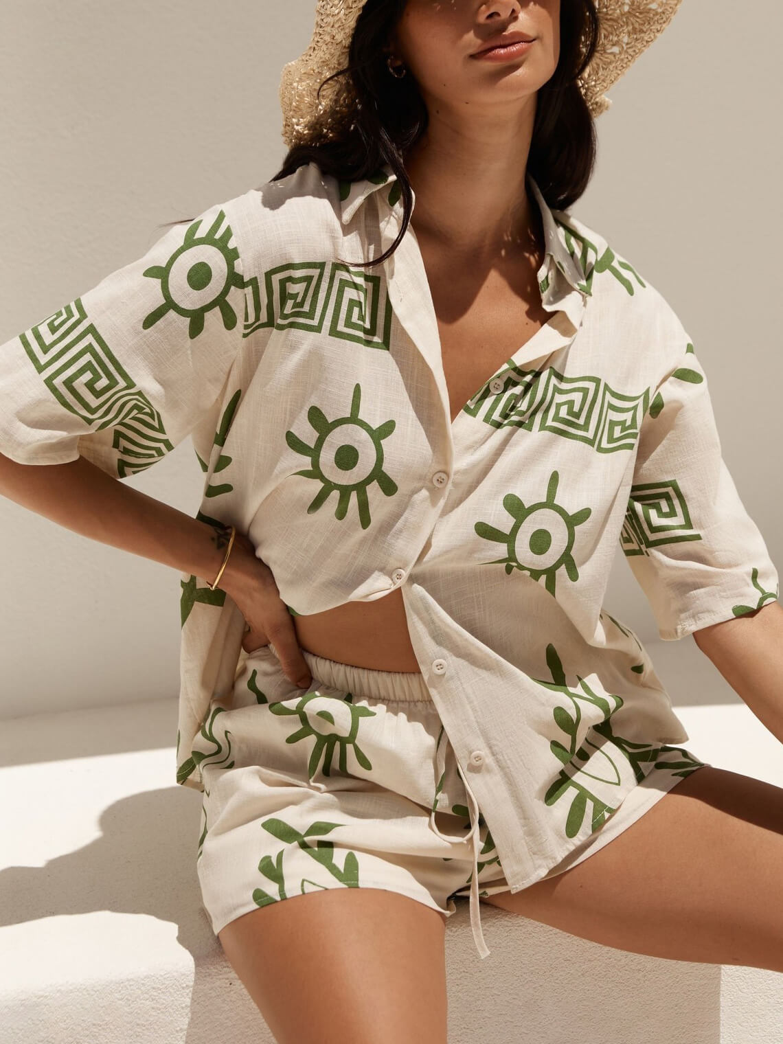 Conjunto de dos piezas con pantalones cortos holgados y estampado divertido para las vacaciones