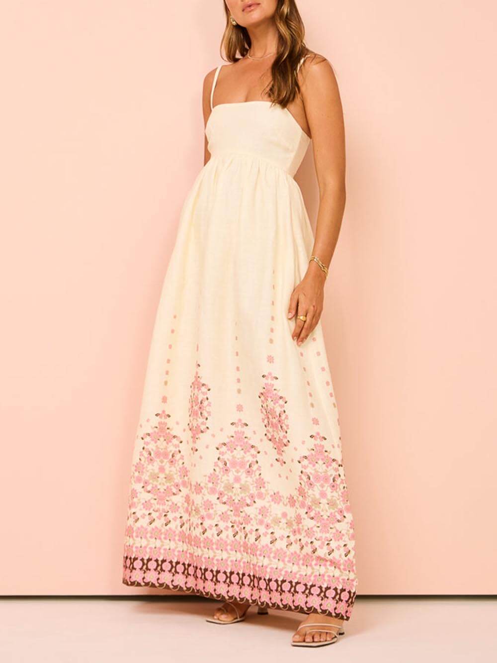 Vestido maxi creme com decote halter e estampado étnico