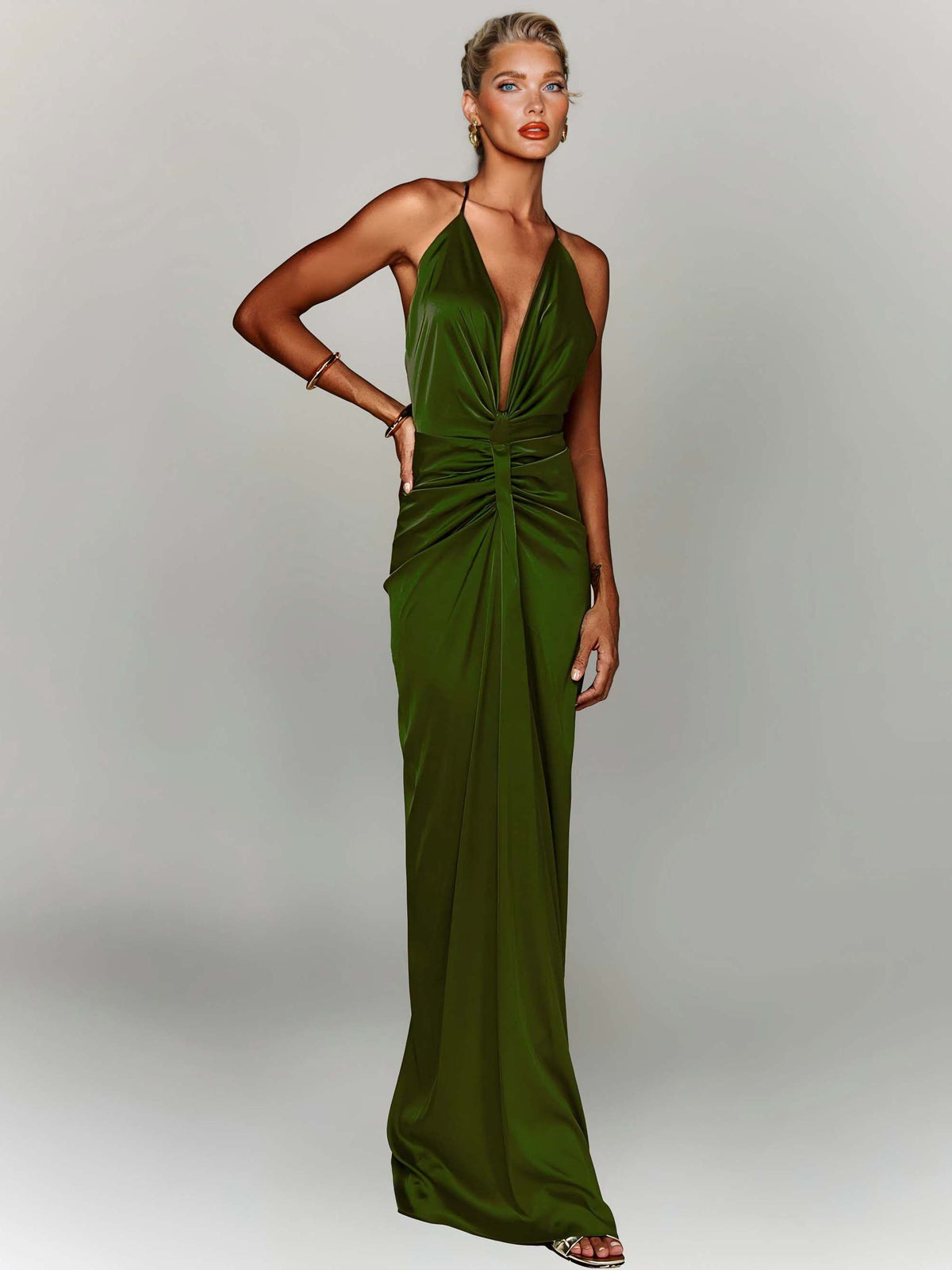 Elegantes Maxikleid im griechischen Stil mit Neckholder und tiefem V-Ausschnitt