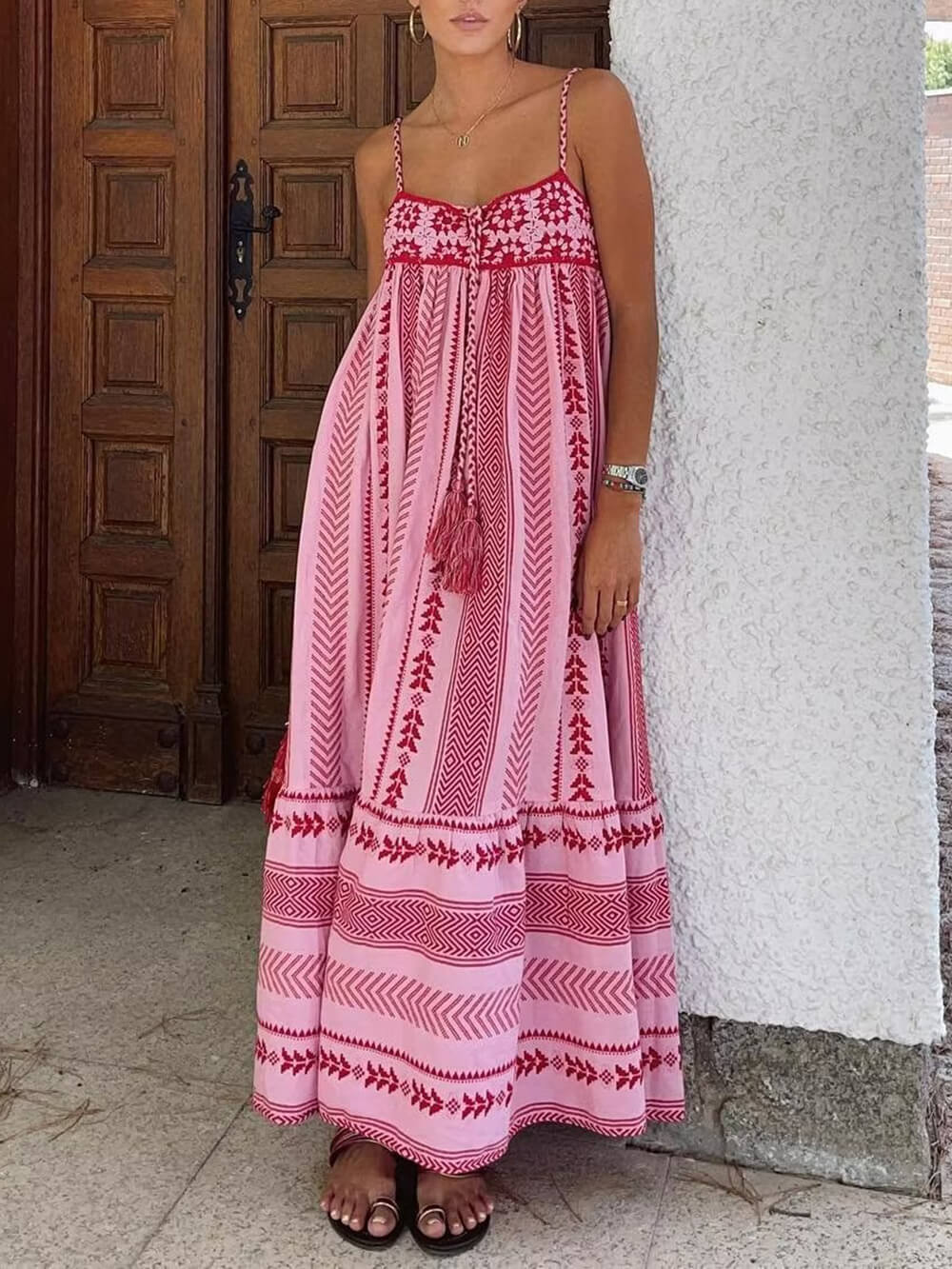 Vestido maxi de malha com patchwork de croché étnico e alças