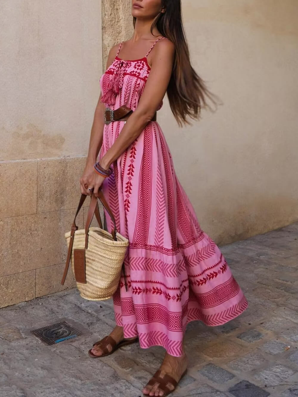 Vestido maxi de malha com patchwork de croché étnico e alças