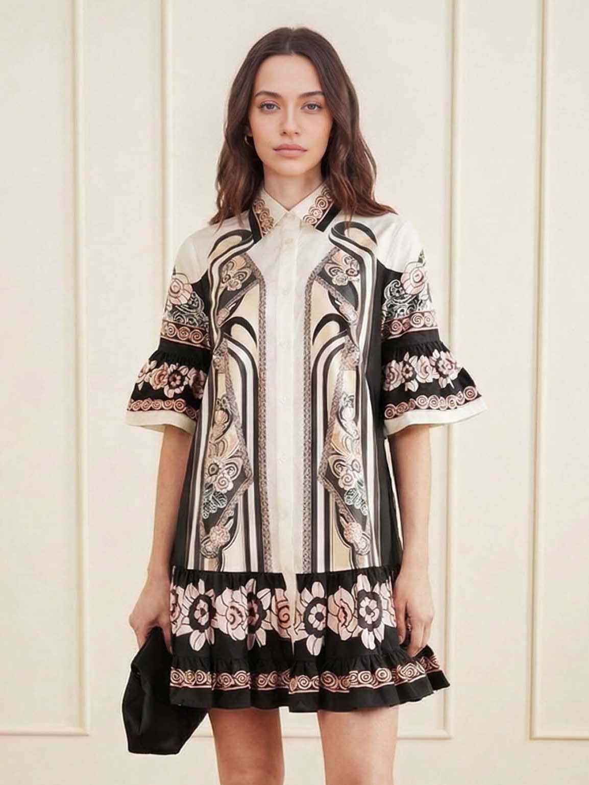 Robe mini élégante en satin à imprimé abstrait