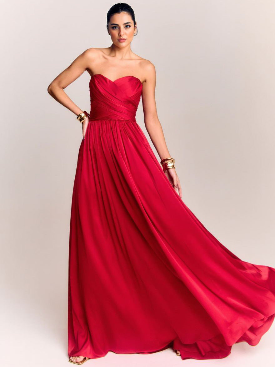 Vestido largo elegante de noche sin tirantes