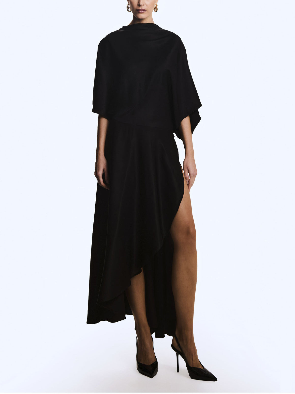 Elegantes fließendes Wickelkleid aus Satin in Midilänge