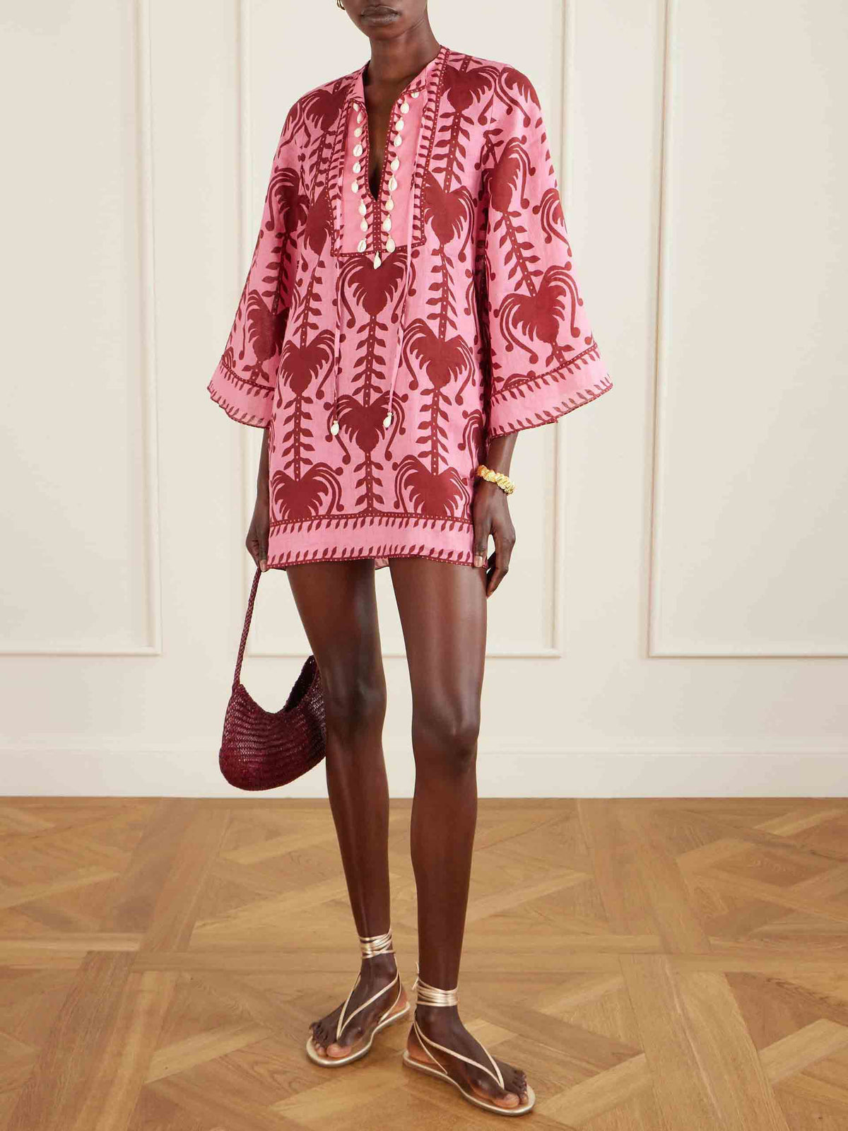 Lässiges Minikleid mit Palmenprint und ausgestellten Ärmeln