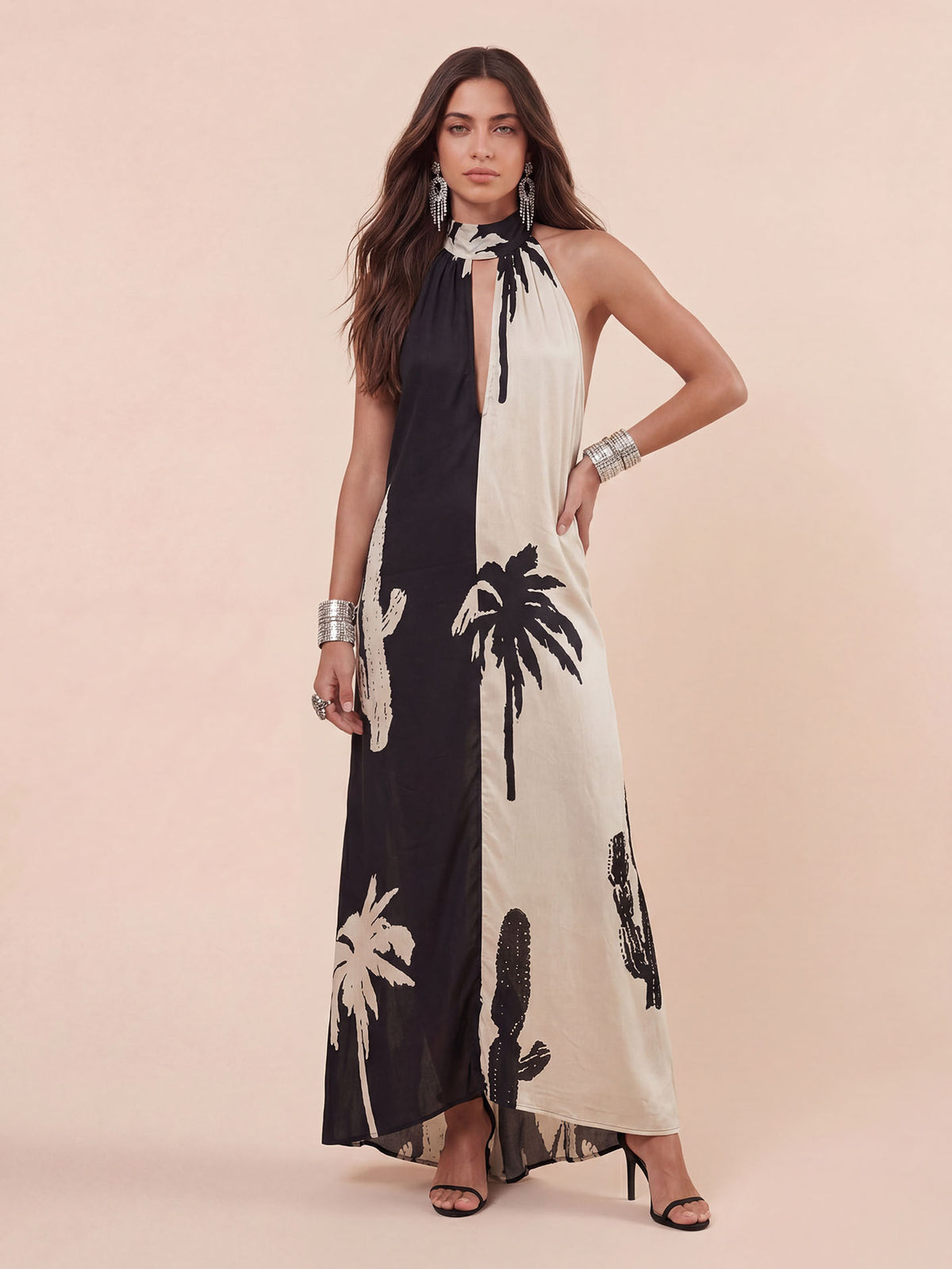 Maxikleid im Boho-Stil mit Palmenprint, Farbblockdesign und Neckholder