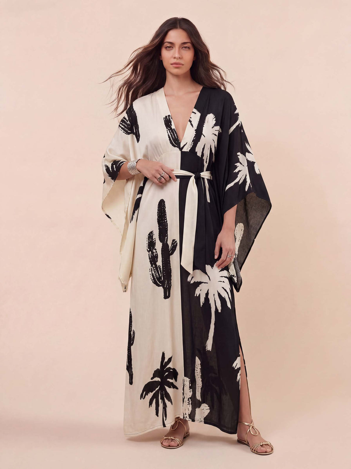 Kaftan-Maxikleid im Boho-Stil mit Palmenprint und Farbblockdesign
