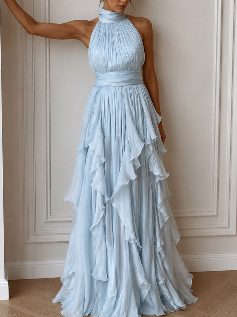 Élégante robe longue dos nu à fronces et volants étagés
