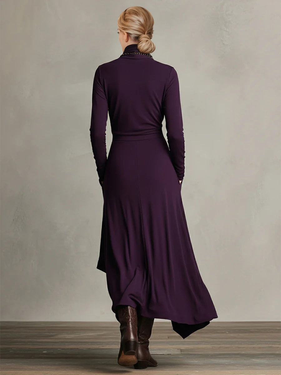 Elegantes asymmetrisches Maxikleid mit hohem Kragen und Drapierung