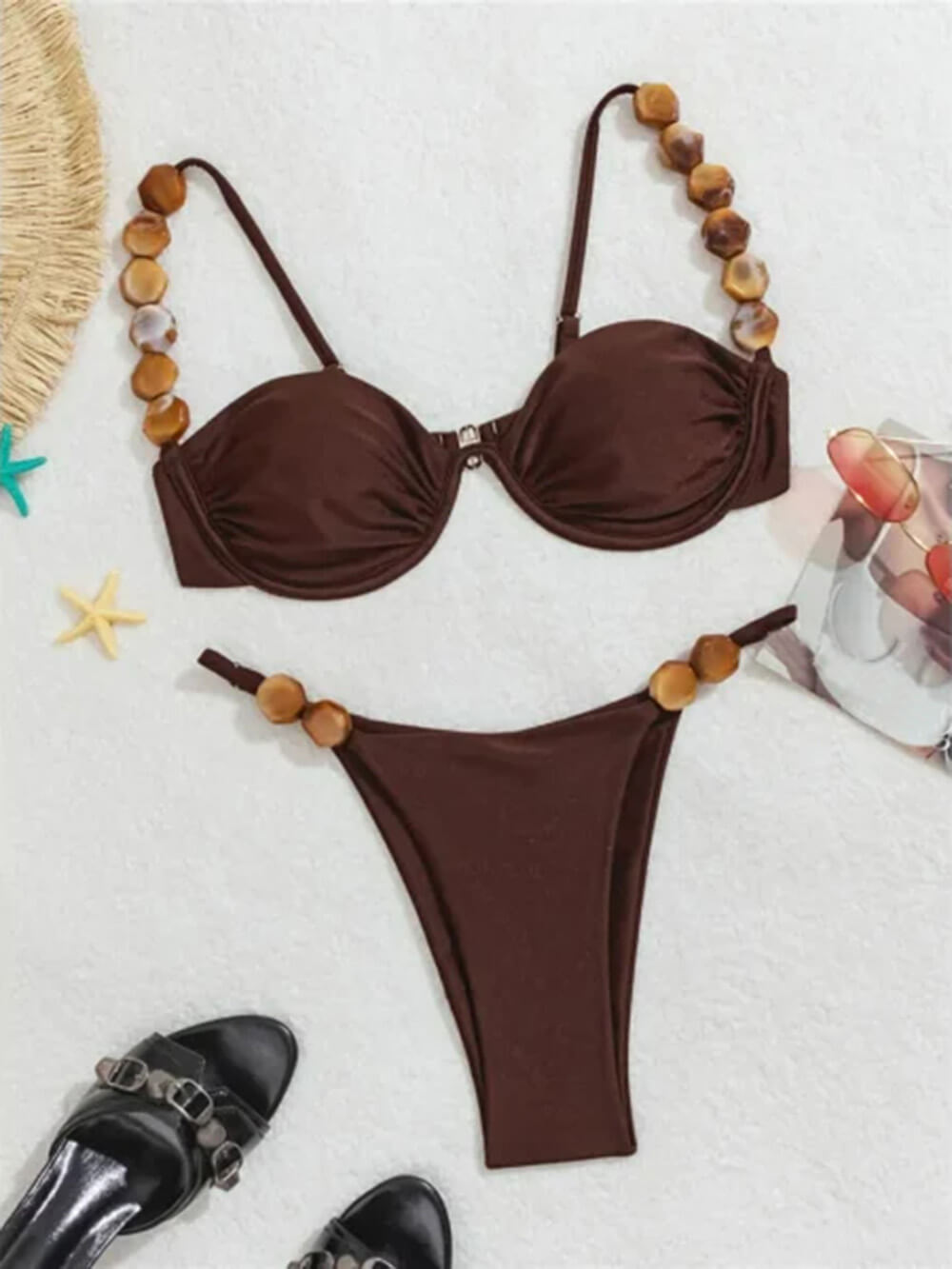 Sensual conjunto de bikini elástico de dos piezas con cuentas, único y a la moda