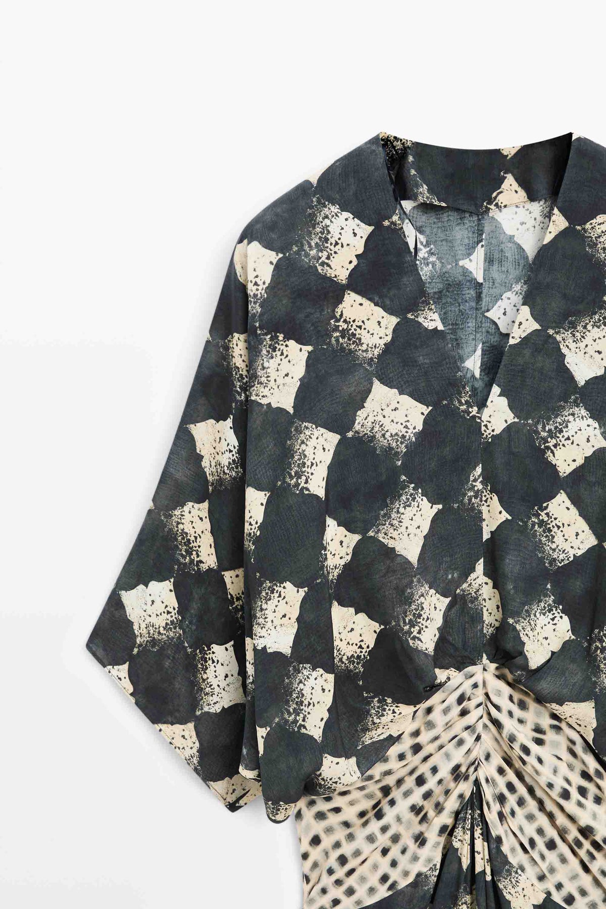 Abito lungo casual con stampa a quadri astratti e maniche a kimono