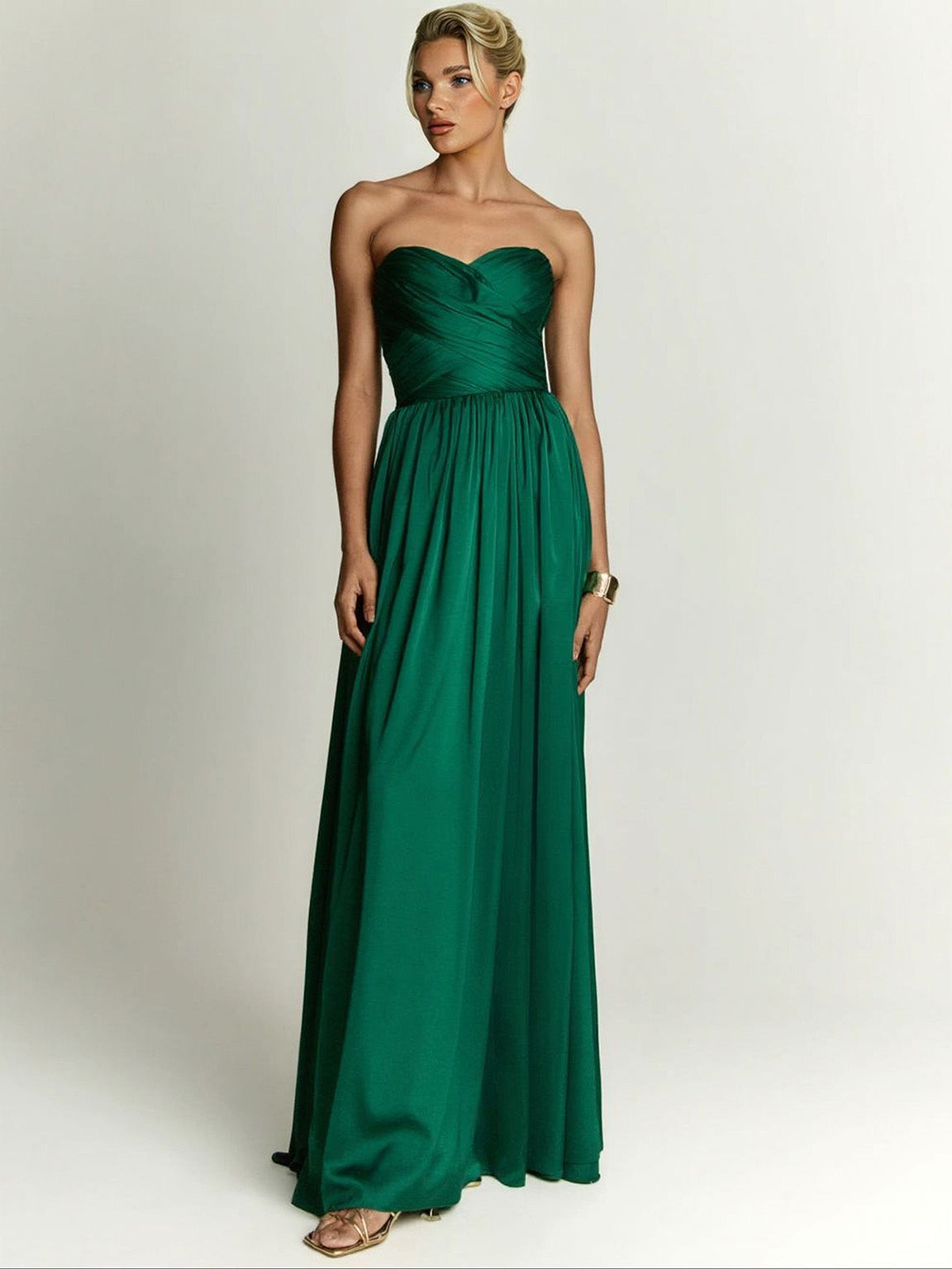 Vestido largo elegante de noche sin tirantes