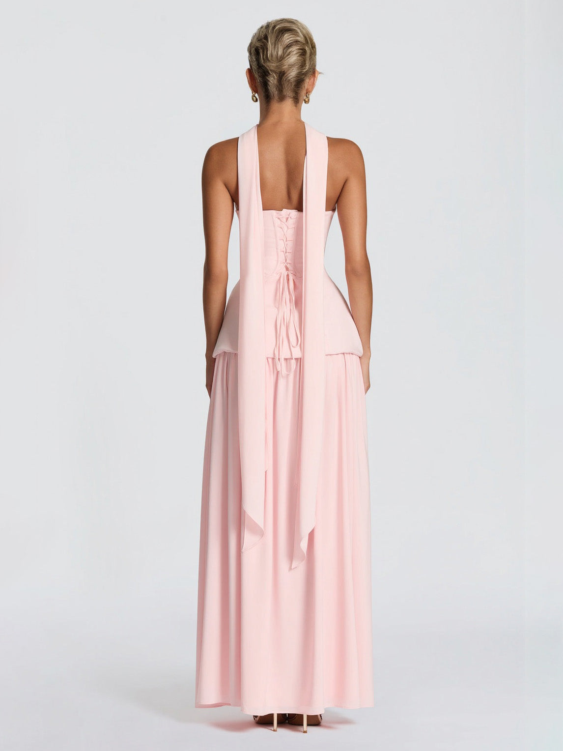 Vestido largo elegante de fiesta con escote corazón y abertura alta