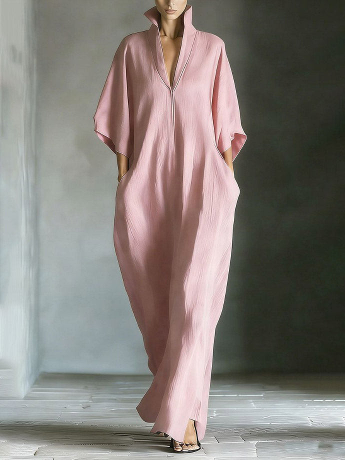 Elegantes Maxikleid mit hohem Kragen und Fledermausärmeln