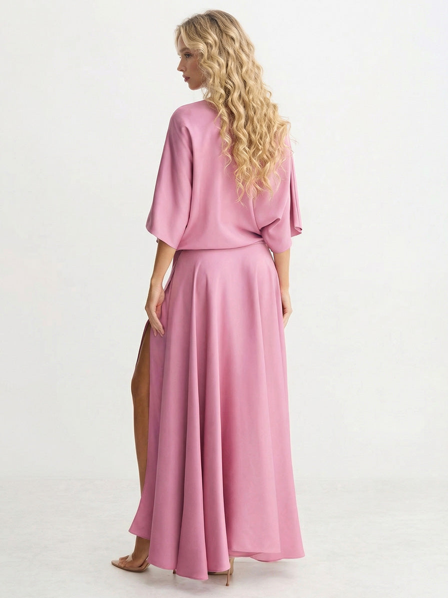 Elegantes fließendes Wickelkleid aus Satin in Midilänge