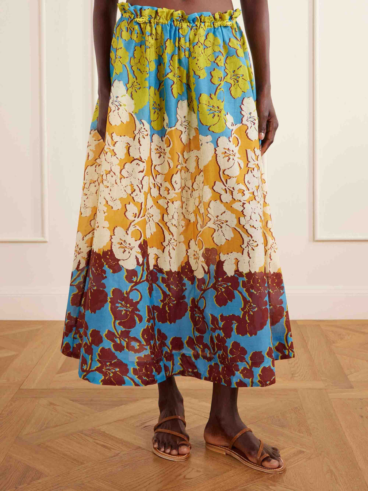 Completo a due pezzi boho con top e gonna con stampa, entrambi con schiena scoperta