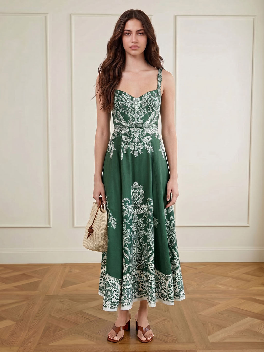 Elegantes Maxikleid mit Print, Schnallenträgern und Taillengürtel