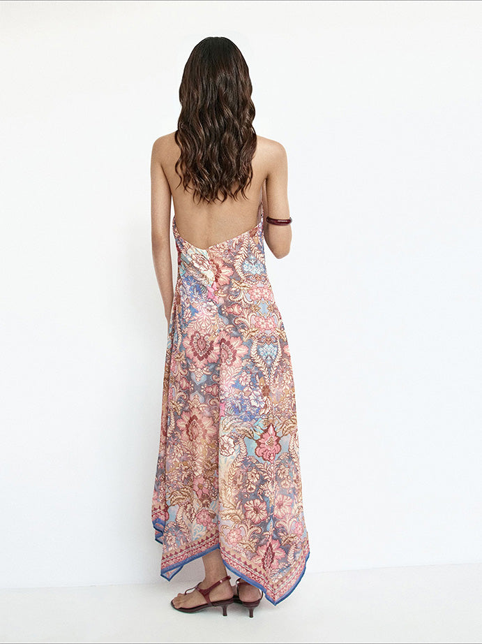 Bohemian-Maxikleid mit gedrehtem Neckholder und asymmetrischem Schnitt