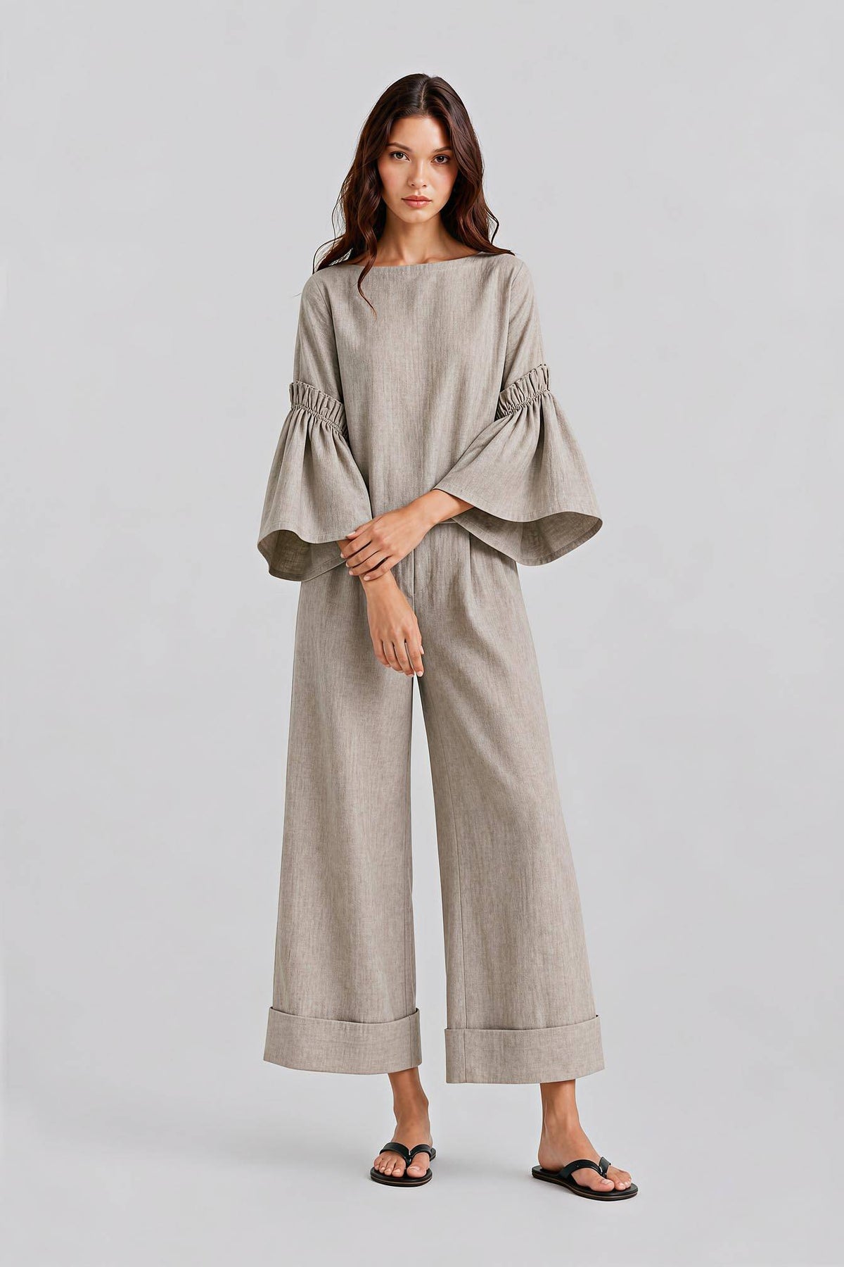 Conjunto casual de vacaciones con top holgado de mangas acampanadas y pantalones cortos