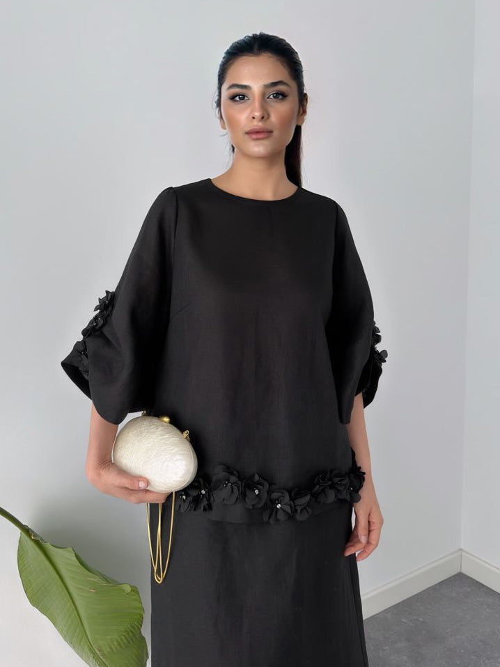 Exquisites zweiteiliges Set aus Oberteil und Rock mit Blumenstickerei