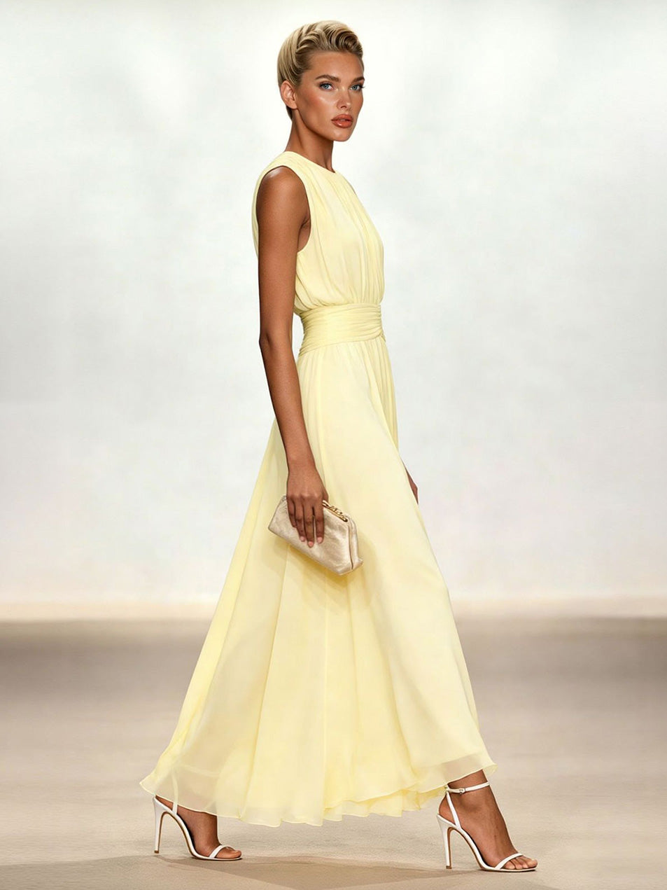 Abito lungo elegante senza maniche in chiffon plissettato