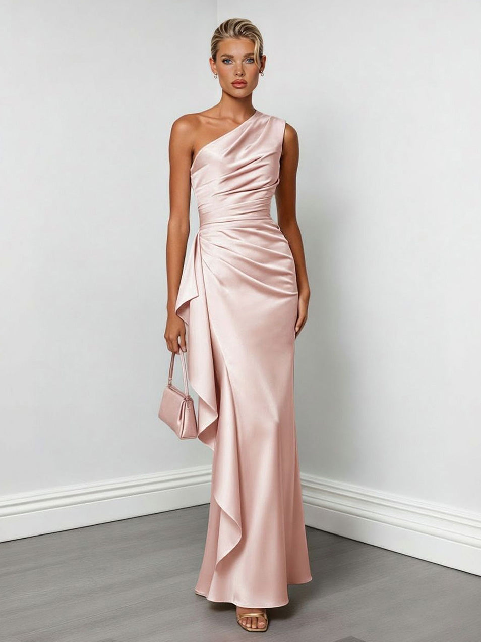 Vestido largo elegante satinado de un hombro y fruncido