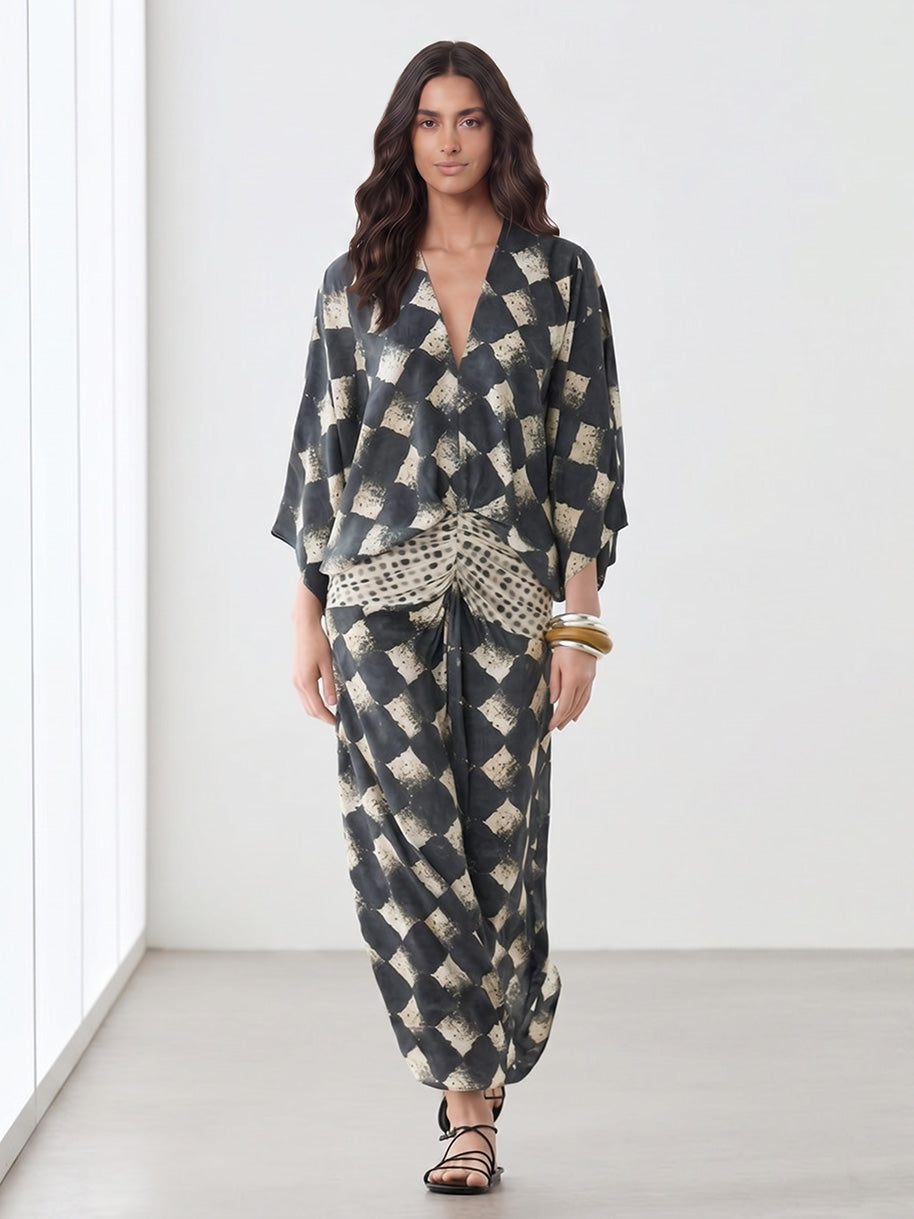 Abito lungo casual con stampa a quadri astratti e maniche a kimono