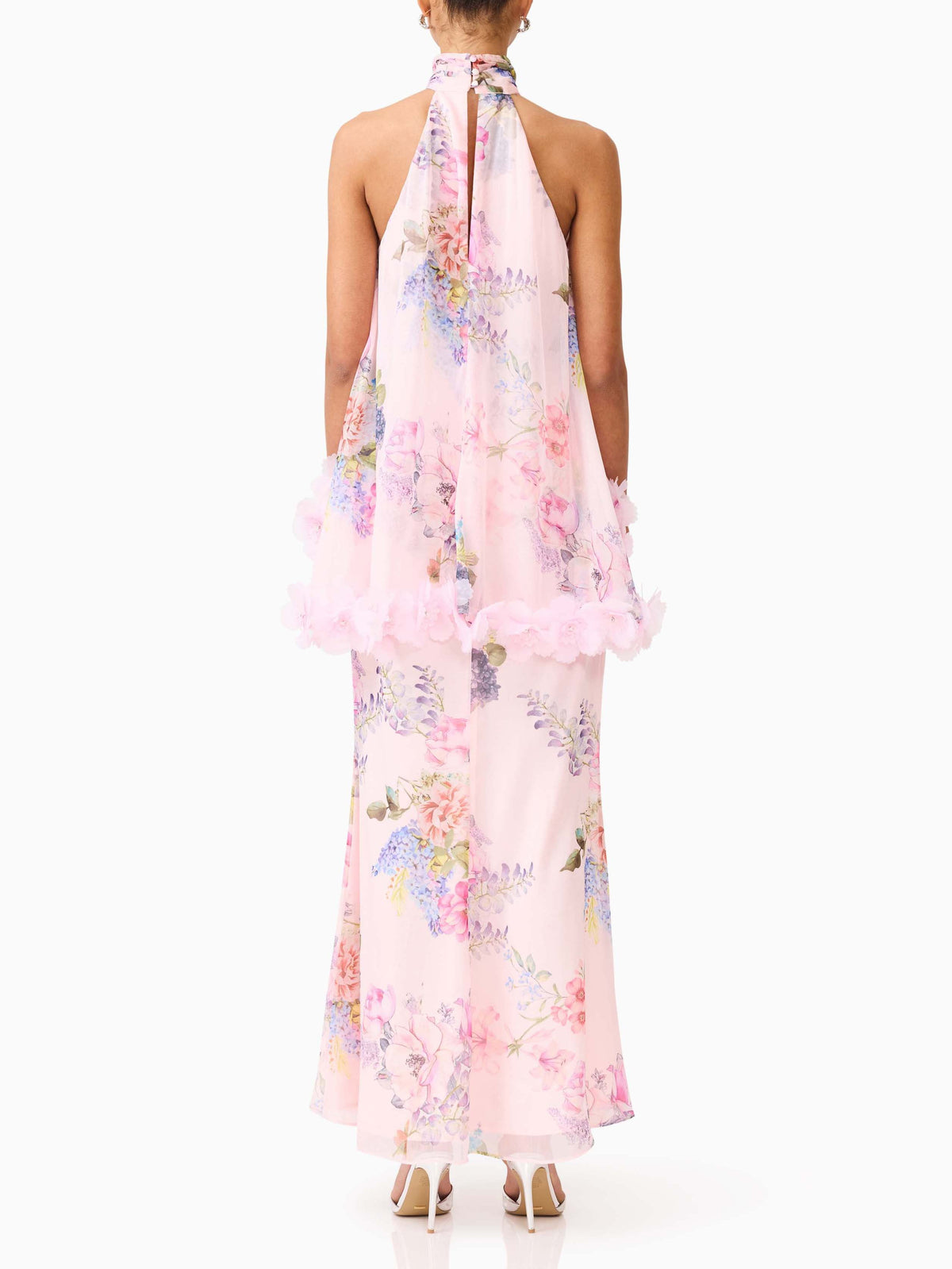 Elegantes Maxikleid mit rosa Blumenapplikation und Neckholder