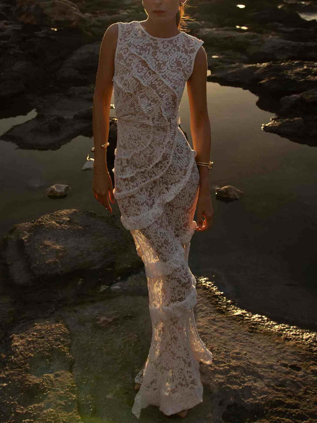 Vestido largo elegante ajustado de encaje con volantes