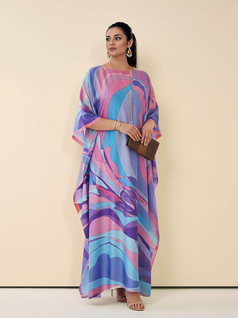 Klassisches Maxikleid mit Print im Kaftan-Kimono-Stil