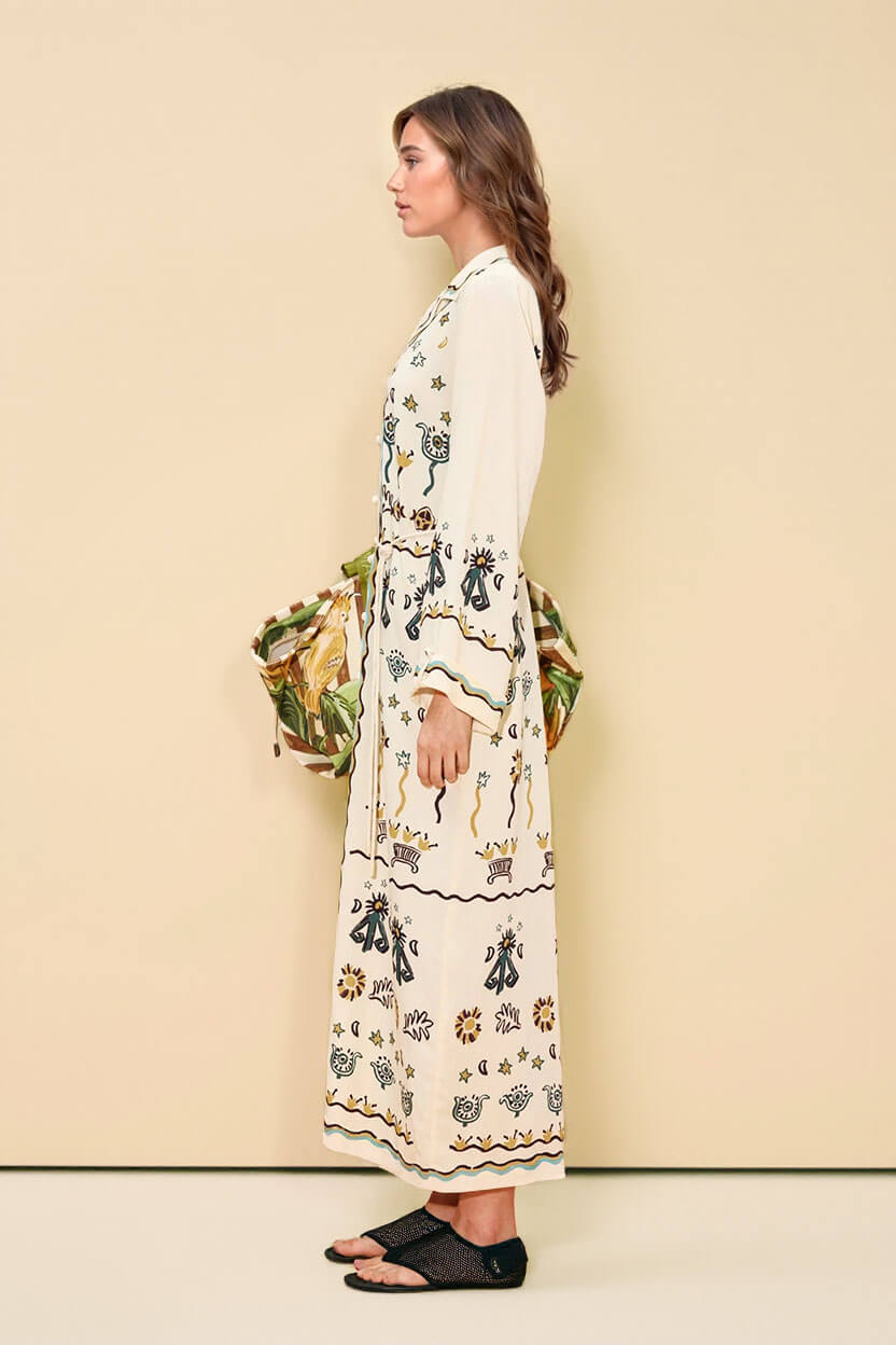 Robe-chemise longue ample à imprimé moderne, boutonnage devant et taille à nouer