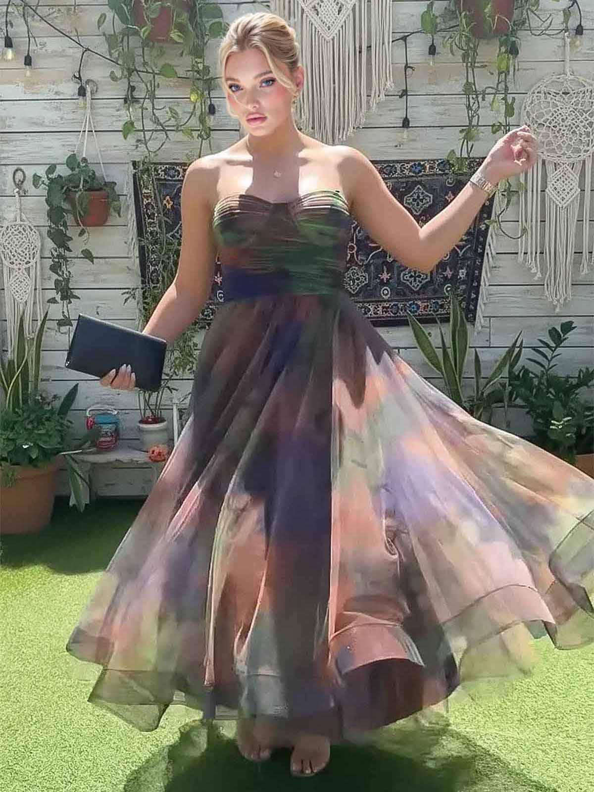 Abito midi elegante in tulle sfumato e senza spalline