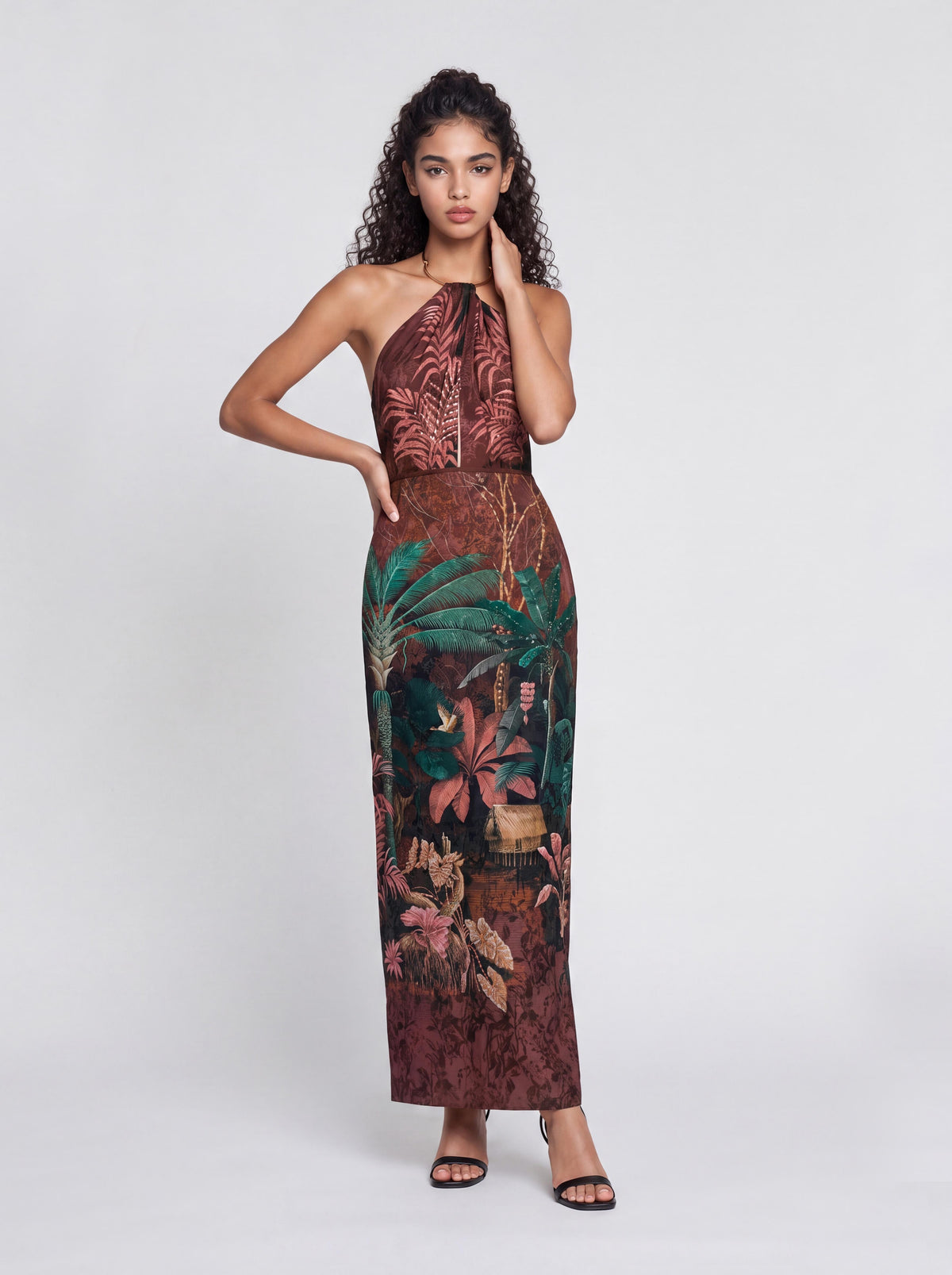 Vestido ajustado de cuello alto con estampado de selva tropical