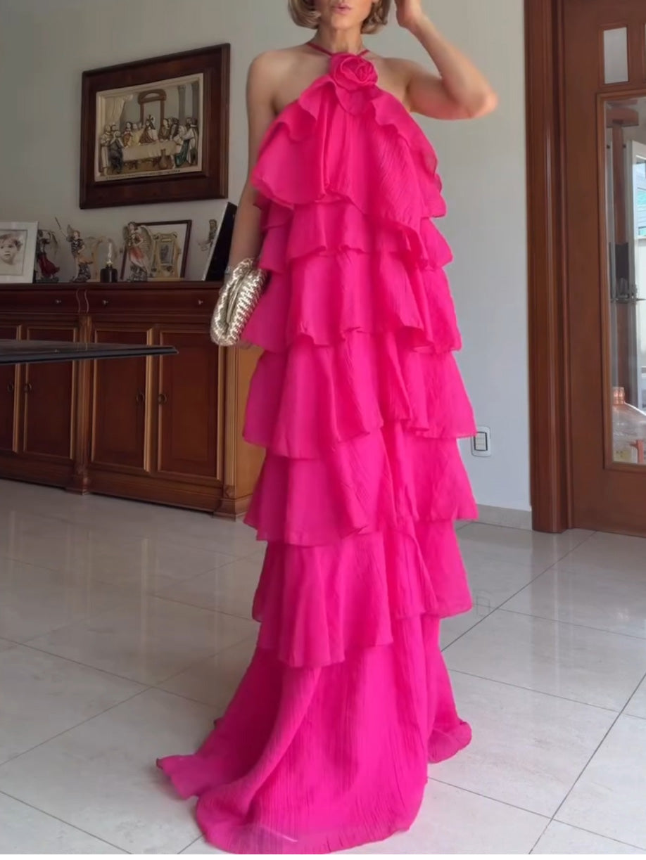 Elegantes Neckholder-Maxikleid mit Stufen und Rüschen