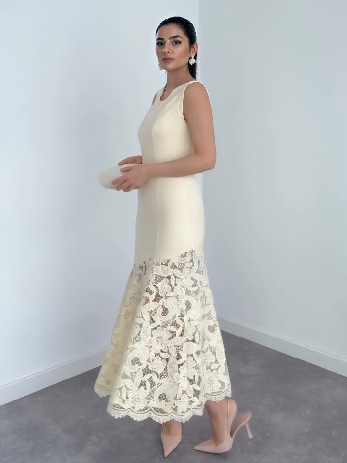 Robe longue élégante sans manches, en dentelle et coupe sirène