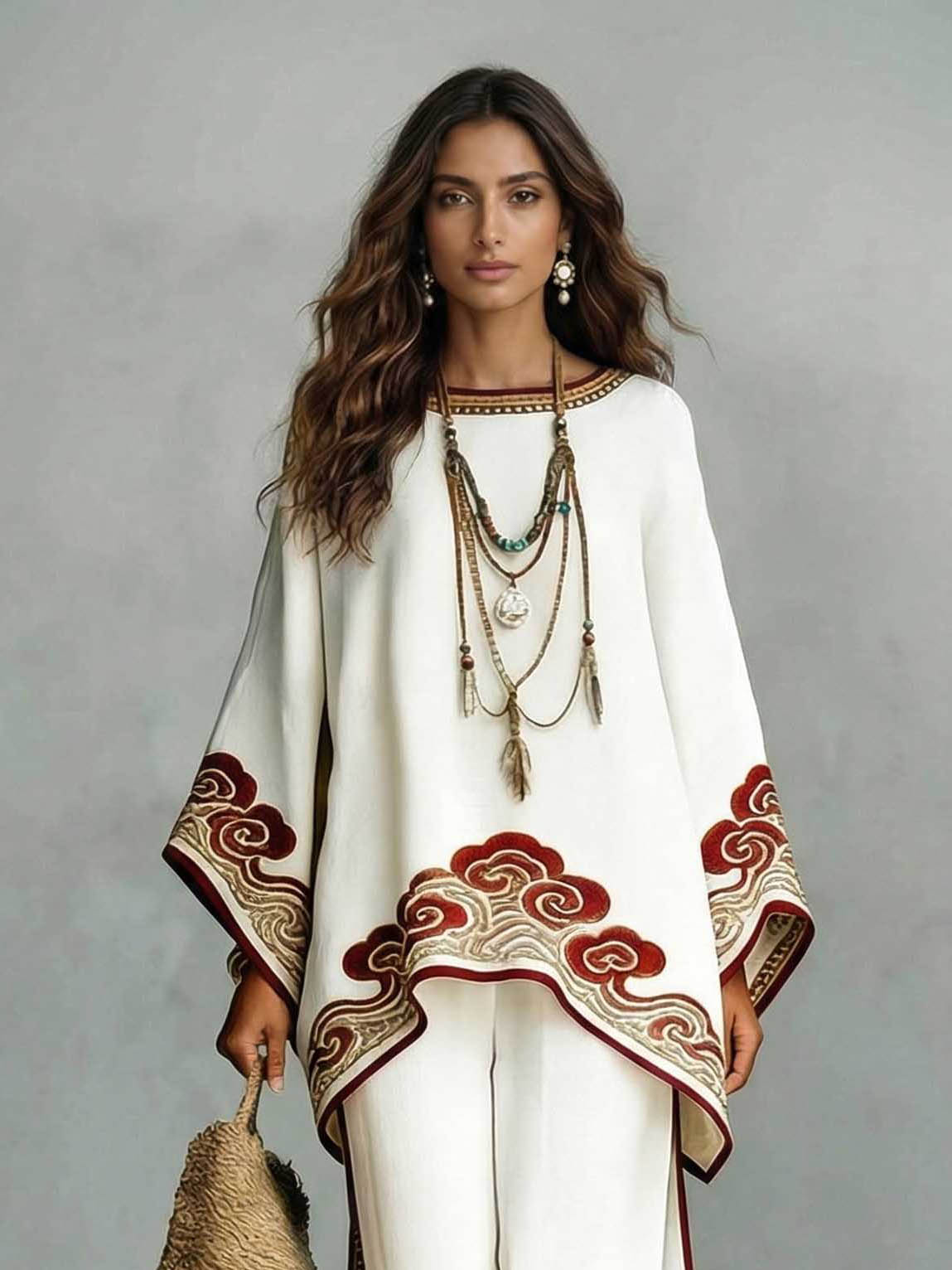 Elegante set a due pezzi con top kaftano ampio in raso con stampa di nuvole e pantaloni