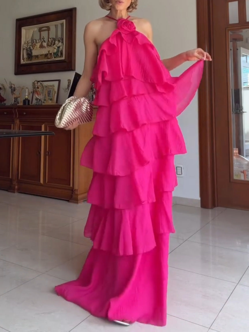 Elegantes Neckholder-Maxikleid mit Stufen und Rüschen