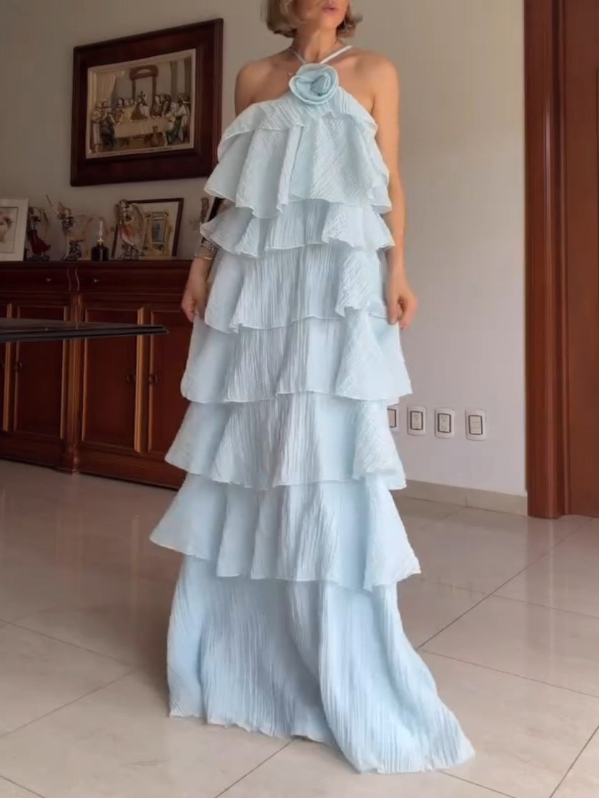 Elegantes Neckholder-Maxikleid mit Stufen und Rüschen