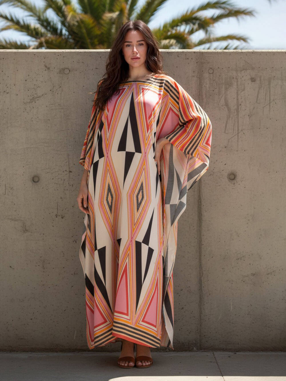 Semplice abito kimono lungo rétro con stampa triangolare e spacco