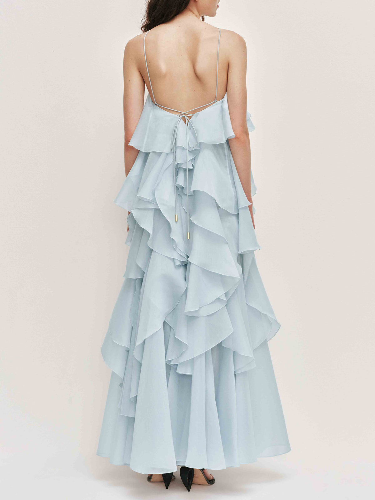 Elegantes Neckholder-Maxikleid mit 3D-Blüten und Rüschen