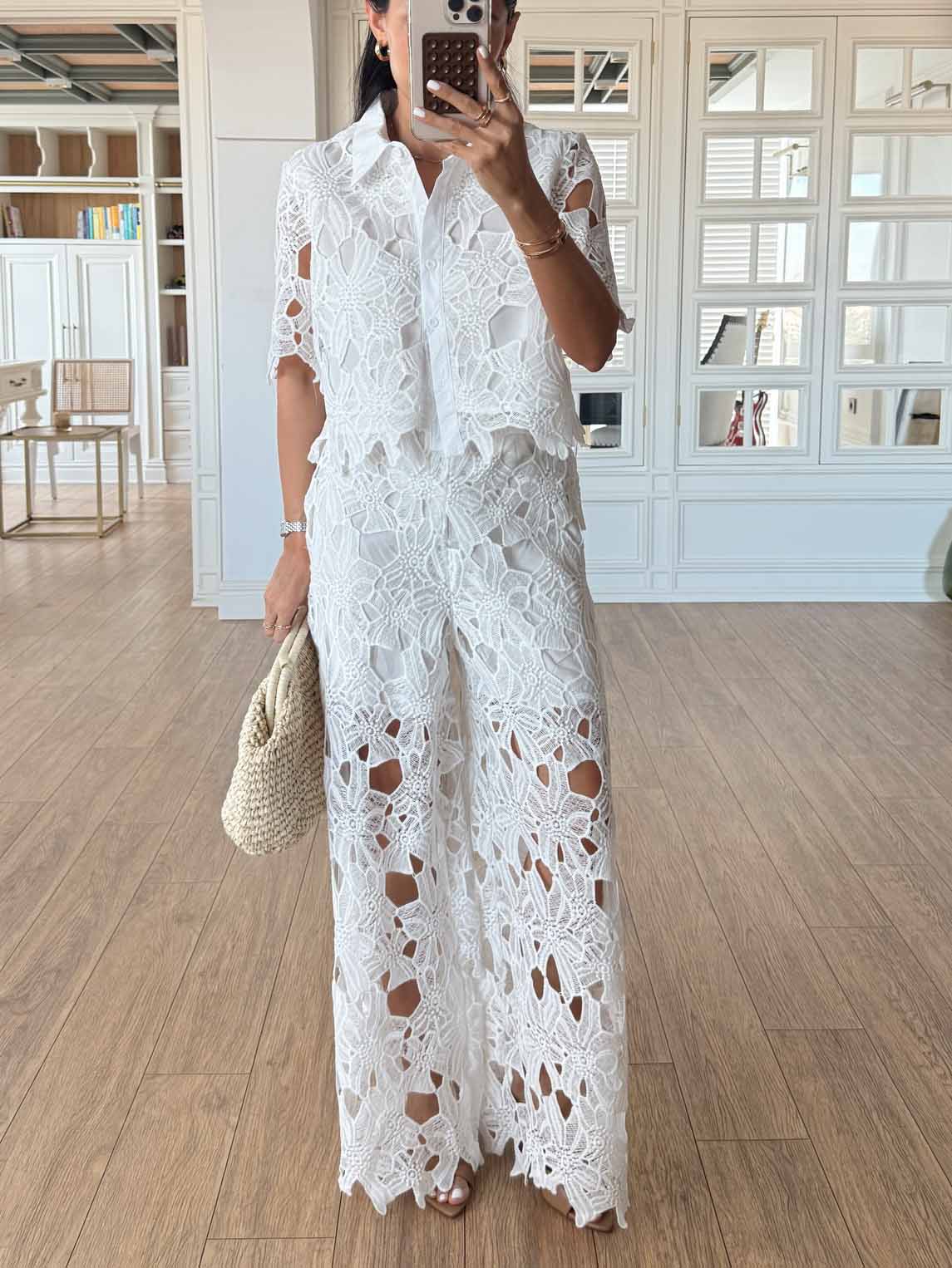 Pantaloni casual a gamba larga con inserti in pizzo