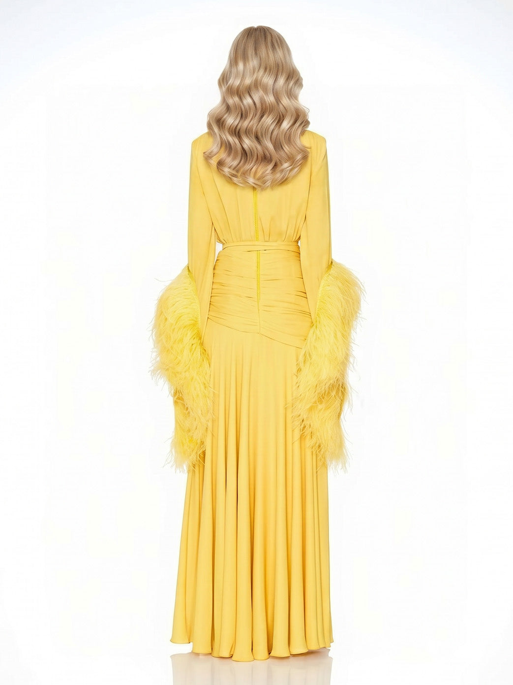 Maxi abito elegante in chiffon fluido con scollo a V e polsini con piume