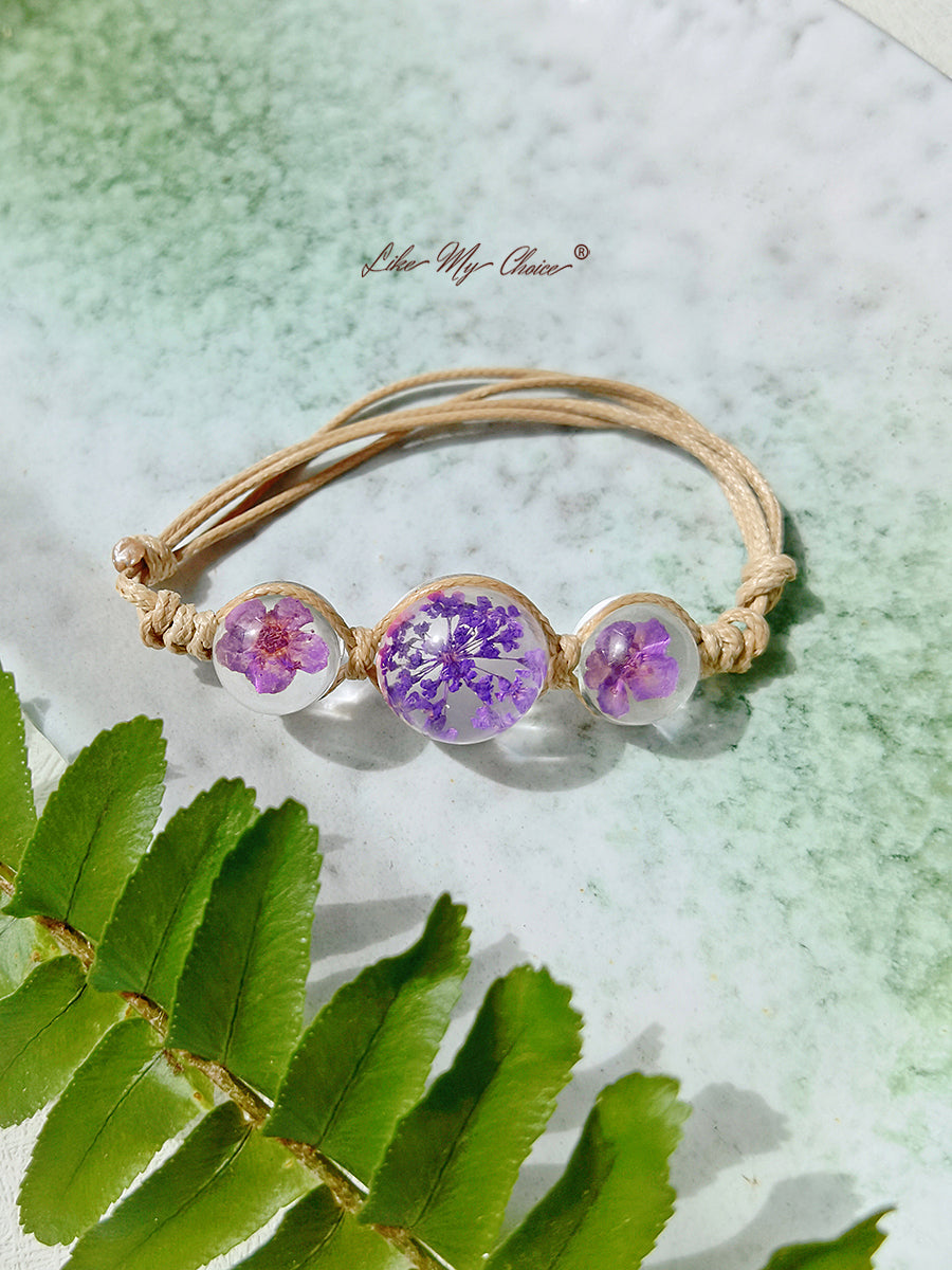 Bracelet jonc à charms en forme de pierres précieuses et de fleurs de cerisier, avec cordon réglable