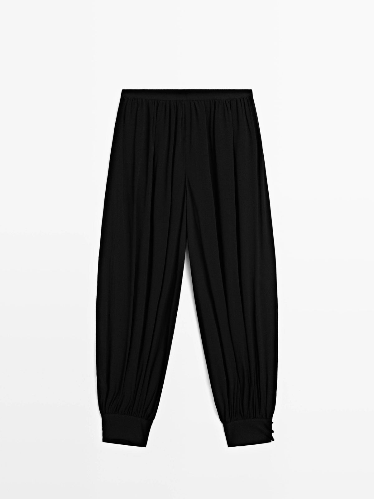 Completo con camicia ampia a incrocio e pantaloni a lanterna