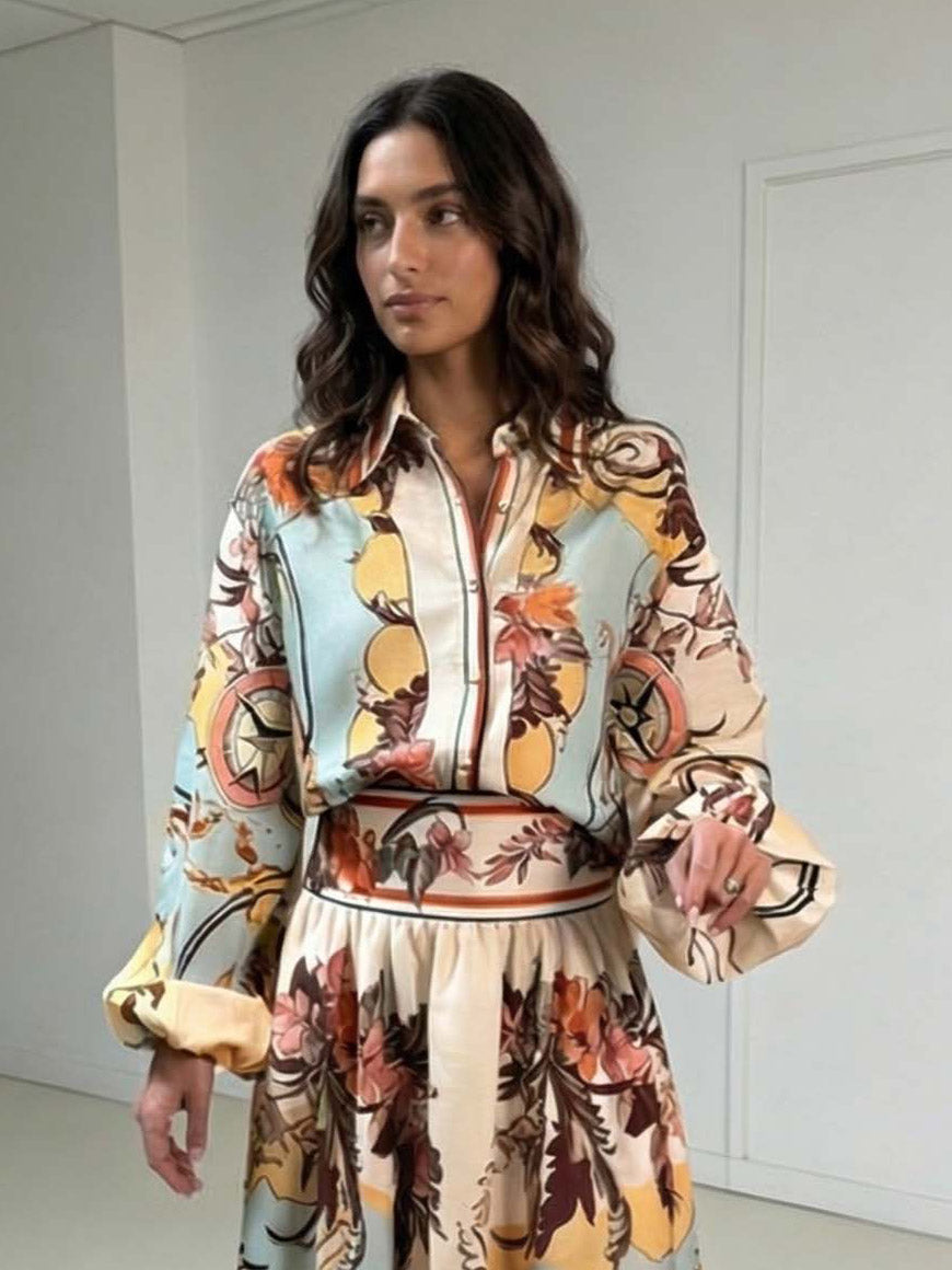 Camisa con mangas farol y estampado de mapa retro
