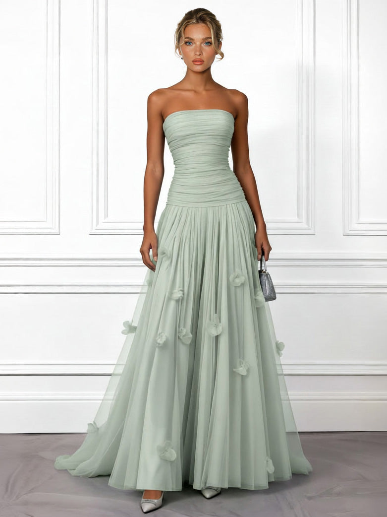 Elegantes gelbes trägerloses Abend-Maxikleid aus gerafftem Tüll