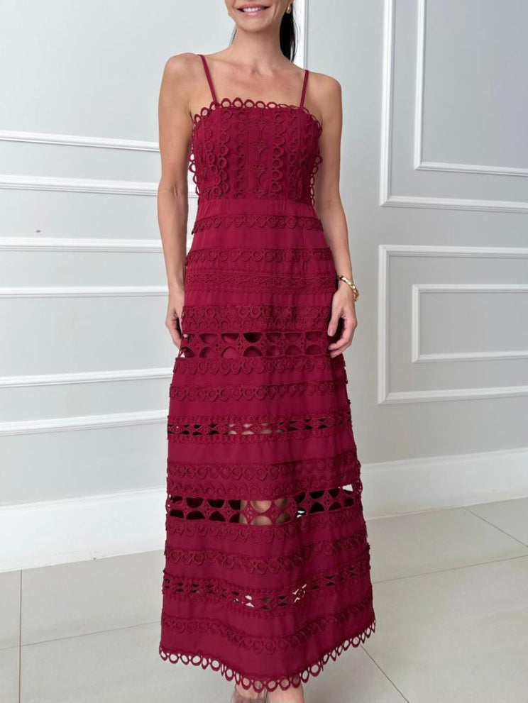 Elegantes Midikleid mit Spitze, Cut-outs und Spaghettiträgern